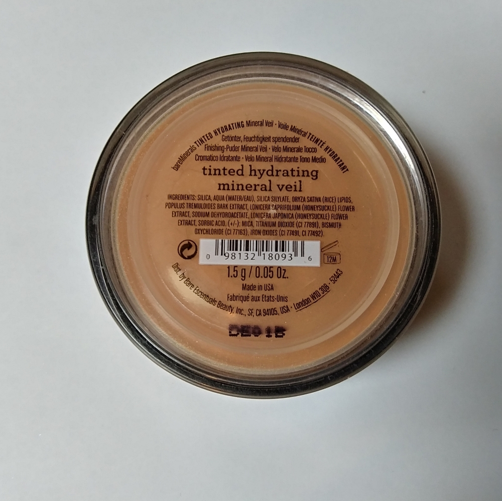 bareMinerals Tinted Hydrating Mineral Veil